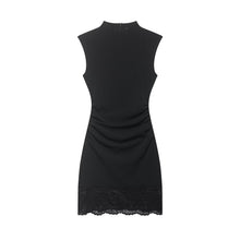 Vue produit — Robe courte en dentelle élastique style bureau – Sans manches, col droit