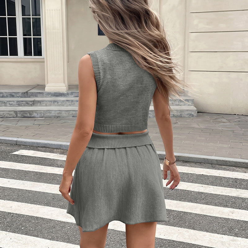 Casual V-Neck Knitted Crop Vest and Mini Skirt Two-Piece Set for Women — détail