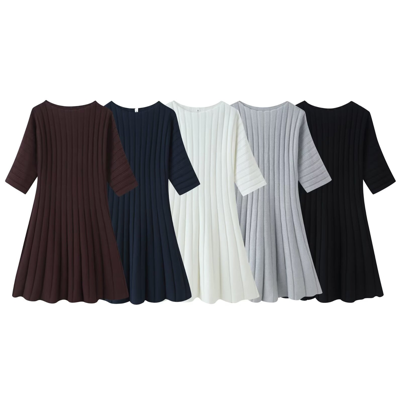 Simple and slimming short sleeved knitted dress — Détail produit