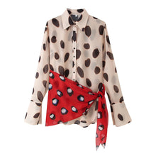 Détail produit — Robe style chemise avec foulard triangulaire – Longue, manches longues