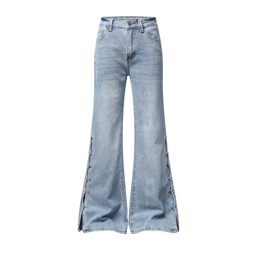 Jean bleu clair lavé légèrement évasé – Bouton étoile, fente latérale, taille haute — autre détail