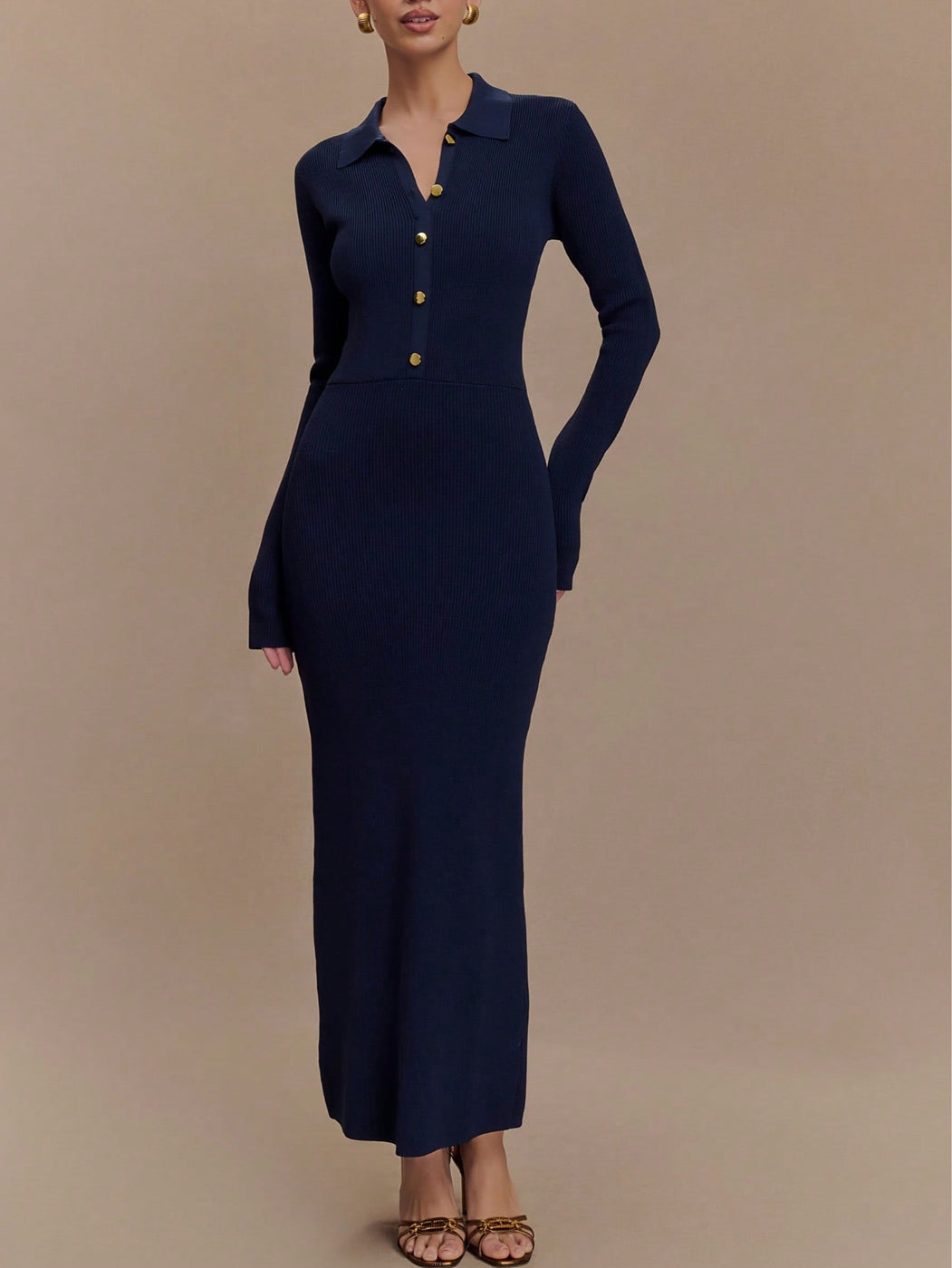 Robe longue en maille tricotée femme, slim fit, boutonnage – Élégante et chic automne-hiver — Vue produit