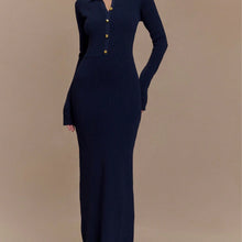 Vue produit — Robe longue en maille tricotée femme, slim fit, boutonnage – Élégante et chic automne-hiver