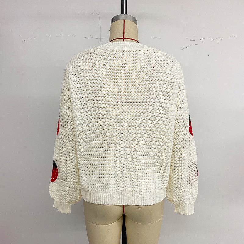 Cardigan tricoté femme à motif jacquard fraise, manches longues et col en V — détail