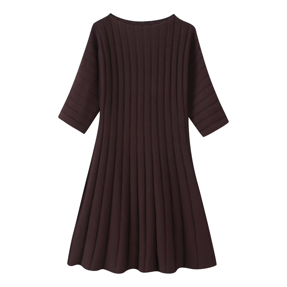 Simple and slimming short sleeved knitted dress — autre détail