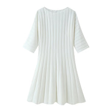 Vue produit — Simple and slimming short sleeved knitted dress