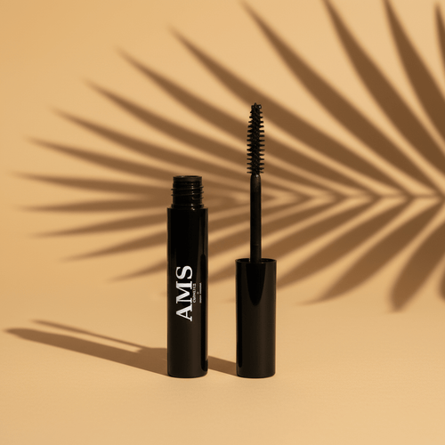 AMS Cosmetics – Fond beige chaud avec ombre palmier
