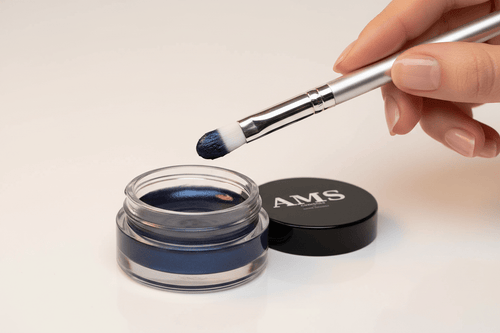 AMS Cosmetics Gel Eyeliner - Application Concept