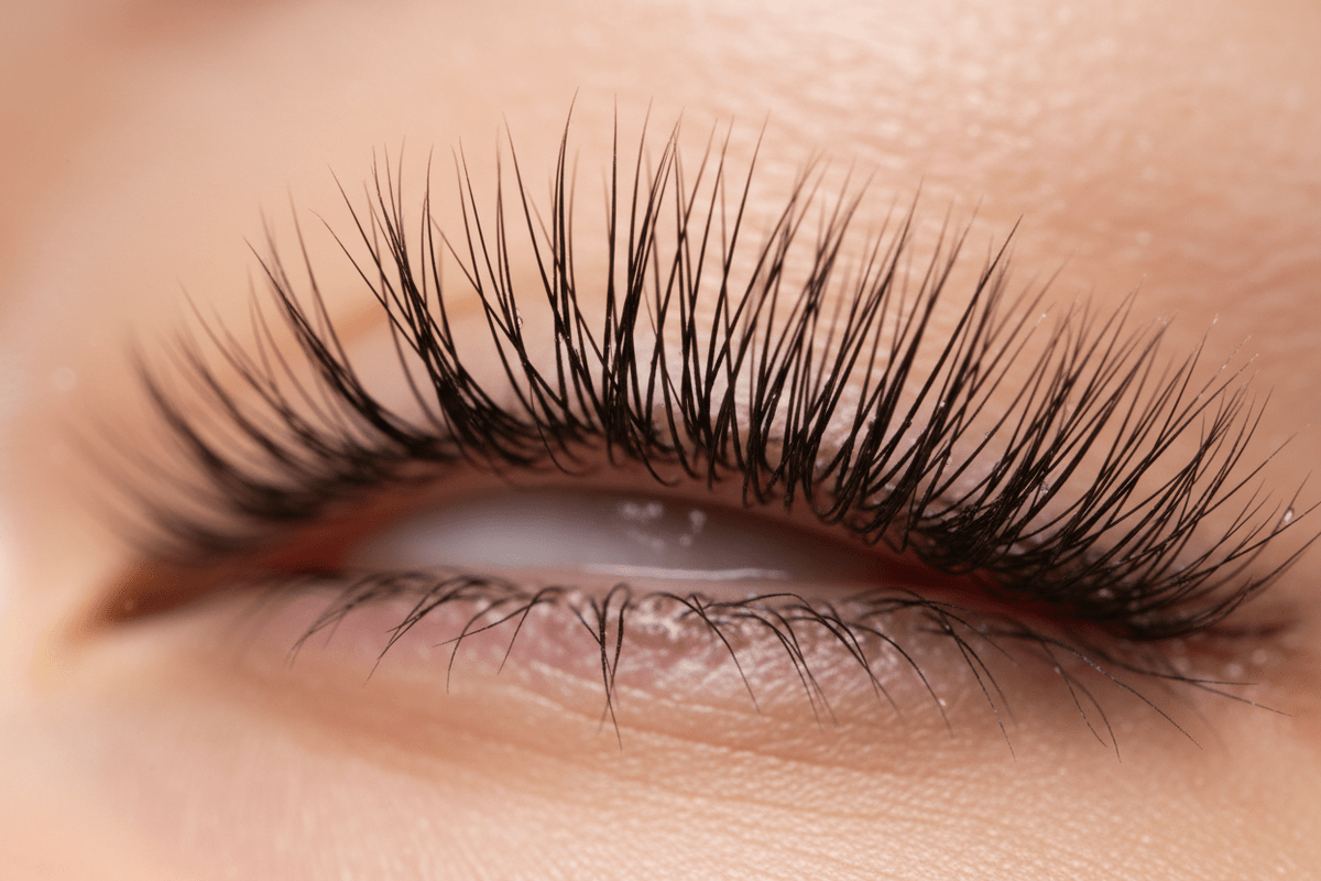 AMS Cosmetics – Lash Definition Detail
