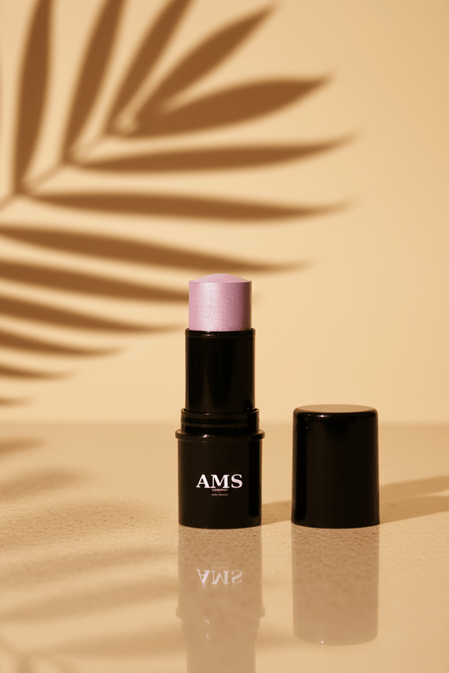 AMS Highlighter Stick Rose Perlé - Fond Beige Chaud Ombres Palmier Tropicales